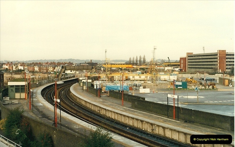 1987-11-09 The New Poole station takes shape, Poole, Dorset.0433
