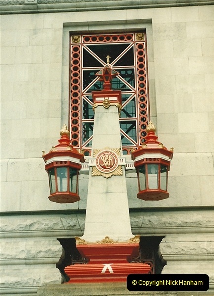 1986-06-07 Waterloo Station, London.  (1)0179