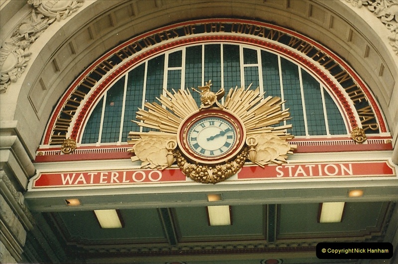 1986-06-07 Waterloo Station, London.  (2)0180