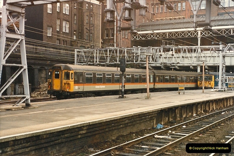 1986-11-22 Liverpoole Street Station, London.  (12)0363