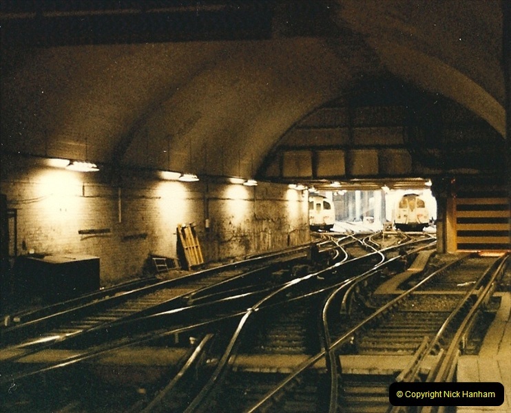 1986-11-22 Waterloo Station, London. (13)0382