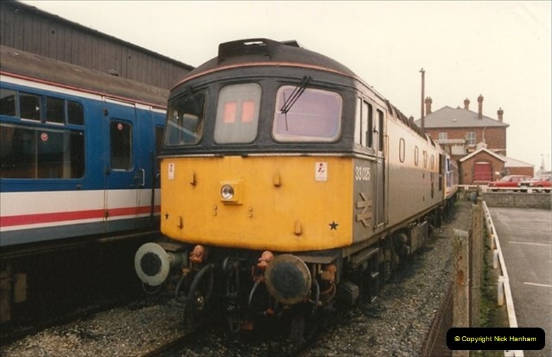 1992-02-29 Salisbury station, Salisbury, Wiltshire.  (54)351