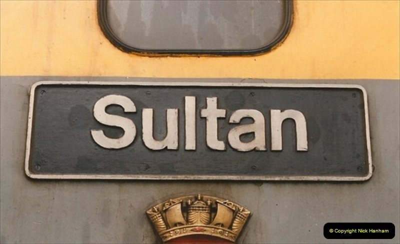 1992-02-29 Salisbury station, Salisbury, Wiltshire.  (56)353
