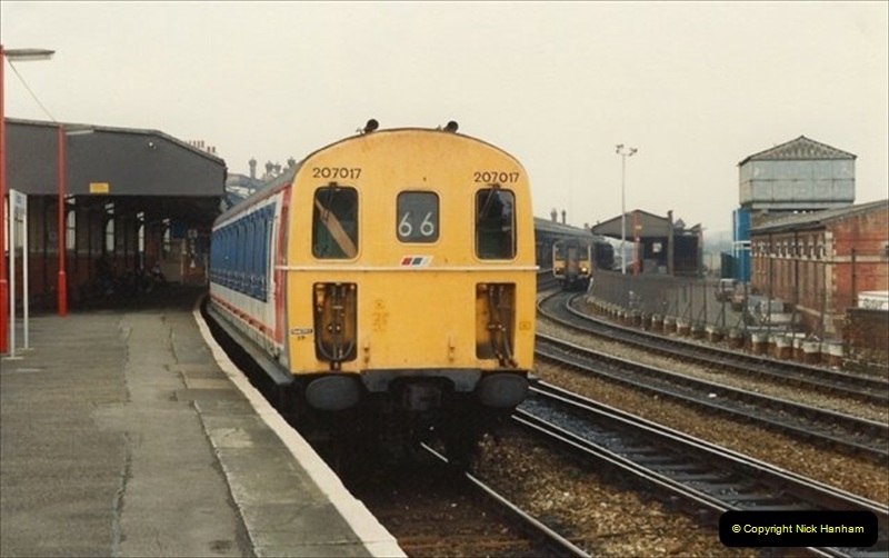 1992-02-29 Salisbury station, Salisbury, Wiltshire.  (63)360