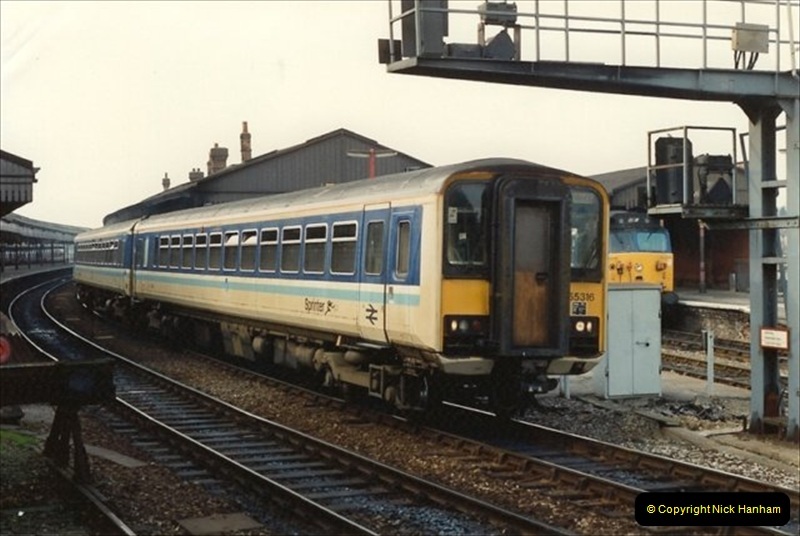1992-02-29 Salisbury station, Salisbury, Wiltshire.  (67)364