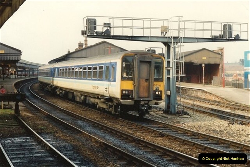 1992-02-29 Salisbury station, Salisbury, Wiltshire.  (69)366