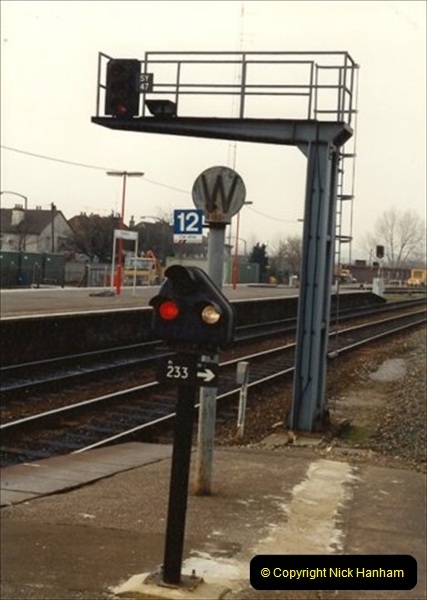 1992-02-29 Salisbury station, Salisbury, Wiltshire.  (73)370