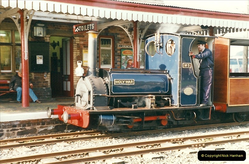 2000-03-11 Bala Lake Railway, North Wales.  (10)074