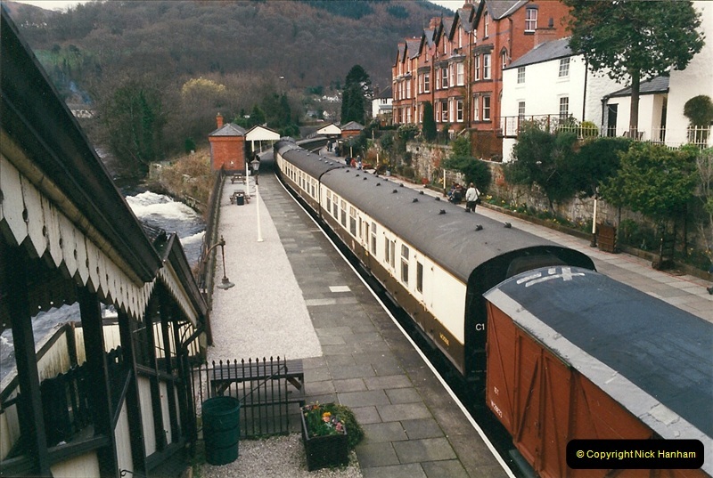 2000-03-11 Llangollen Railway, North Wales.  (13)092