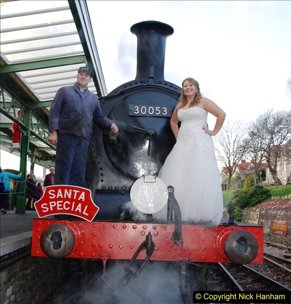 2014-12-20 Four Santas and Wedding (Almost).  (436)436