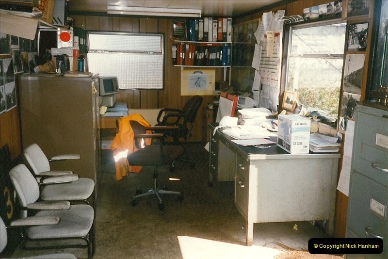 1996-08-10 The new Operations Office.  (1)0330
