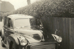 1841965-4-My-late-Stepfathers-Morris-Minor-with-split-screen184