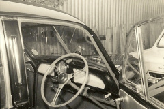 1851965-5-My-late-Stepfathers-Morris-Minor-with-split-screen185