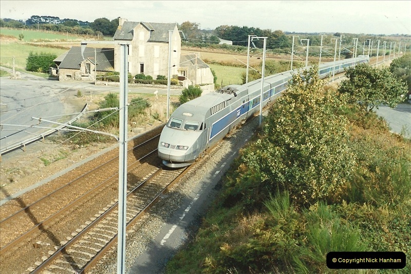 1989-10-23-St.-Thegonnec-near-Morlaix.-The-final-stage-of-the-wires-are-now-up-between-Rennes-and-Brest.-4286