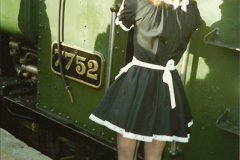 07301989-11-05-Emma-Pardy-aged-10-has-a-raer-eys-disease-which-is-robbing-her-of-her-sight.-The-SR-treated-her-to-a-VIP-trip-and-also-gave-her-a-cake.-90730