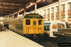 0381.1986-11-22-Waterloo-Station-London.-381-