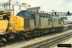 08301990-04-19-Cardiff-South-Wales.-220830