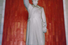 546.China-1993-April.-18-In-the-Hall-of-the-Bridge-is-Mao-Zedong