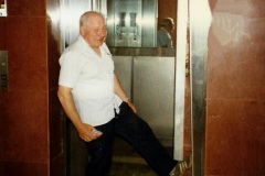 216.Pakistan-and-China-1996-June.-216-Shizhuishan.-Trouble-with-the-lift-door