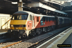 7452001-11-30-London-Euston.-18745