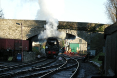 06172008-12-07-Santa-Specials-Driving-the-DMU.-280617
