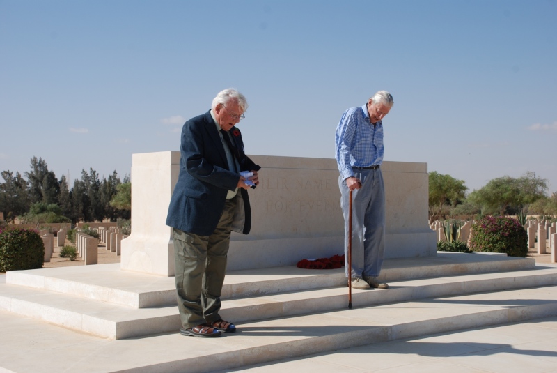 2010-11-05-British-Graves-at-El-Alamain-12