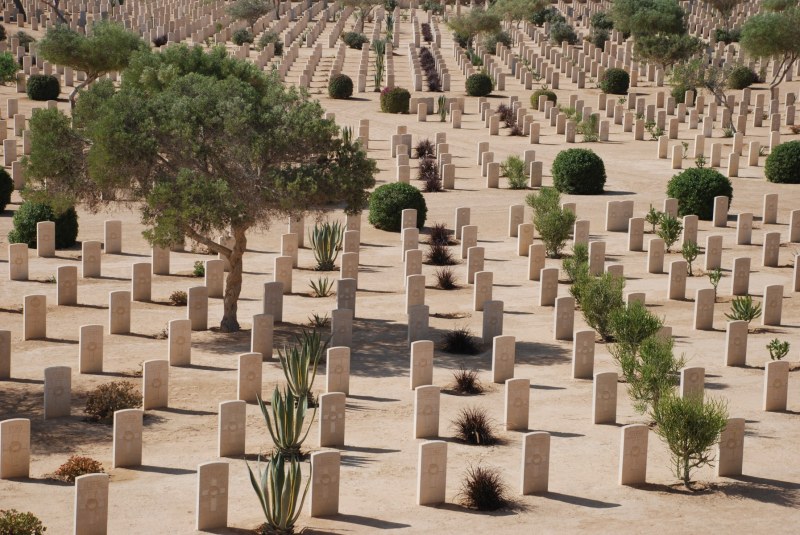 2010-11-05-British-Graves-at-El-Alamain-29