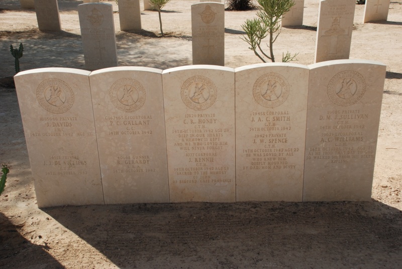 2010-11-05-British-Graves-at-El-Alamain-36