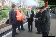 872012-12-02-Santa-Specials-and-DMU-1.-87087