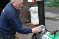077.2013-03-09-Poole-Park-Railway-Loco-Preparation-with-Phil.-77-