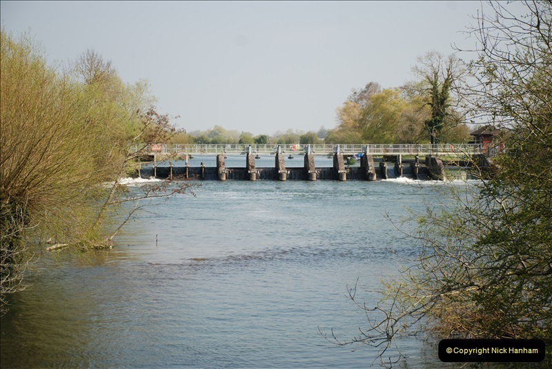 2019-04-14-to-15-Dorchester-on-Thames-Oxfordshire.-103-A-walk-near-Dorchester-and-the-River-Thames.-106103