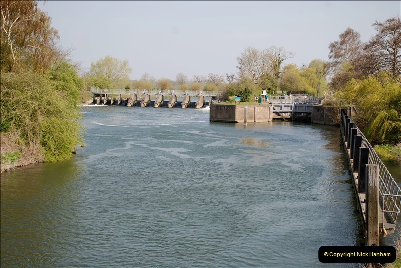 2019-04-14-to-15-Dorchester-on-Thames-Oxfordshire.-104-A-walk-near-Dorchester-and-the-River-Thames.-107104