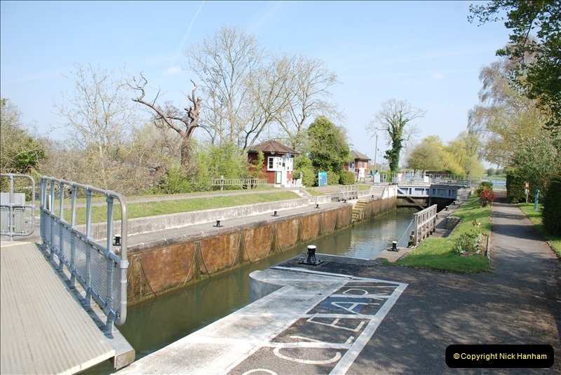 2019-04-14-to-15-Dorchester-on-Thames-Oxfordshire.-112-A-walk-near-Dorchester-and-the-River-Thames.-115112