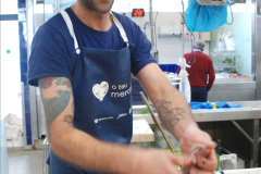 215.2019-June-28-to-05-July-PP-MV-Orian-France-Spain-and-Guernsey.-215-Ferrol-Spain.-The-fish-market.-Gutting-a-fish-in-a-few-seconds.-