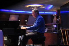 258.2019-11-03-to-17-Cunards-Queen-Mary-Southampton-to-New-York.-258-Evening-Entertainment-in-the-Commodore-Club.-