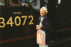 2181994-08-15-Back-with-my-favourite-loco-34072-and-talking-to-a-visitor-from-Canada-Irene.-218