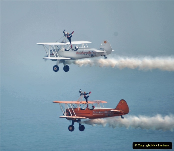 2021-09-03-Bournemouth-Air-Show-Pictures-AIR.-158-AeroSuperBatics-Wing-walkers-Boeing-Steraman.-158