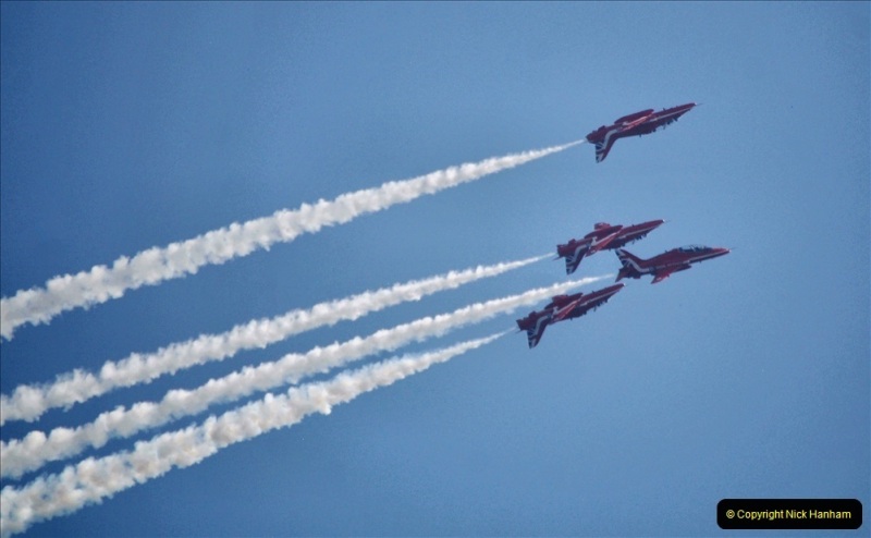 2021-09-03-Bournemouth-Air-Show-Pictures-AIR.-76-The-Red-Arrows.-076