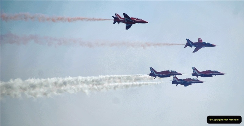 2021-09-03-Bournemouth-Air-Show-Pictures-AIR.-81-The-Red-Arrows.-081
