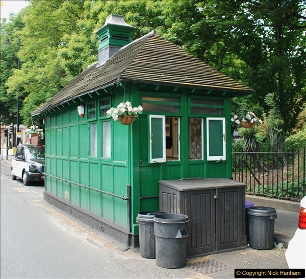 2018-06-09-Cabmans-Shelter-in-Wellington-Place-London-NW8.-109