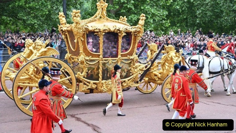 2022-06-05-Platumn-Jubilee-Pagent-Celebrating-the-Queens-70-years-on-the-throne.-3-05