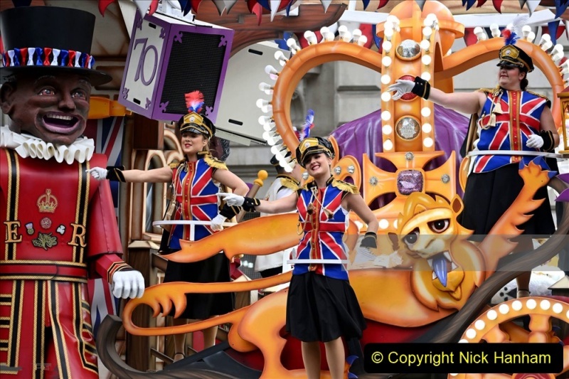 LONDON, ENGLAND - JUNE 05: Performers and carnival floats are seen during the Platinum Pageant on June 05, 2022 in London, England. The Platinum Jubilee of Elizabeth II is being celebrated from June 2 to June 5, 2022, in the UK and Commonwealth to mark the 70th anniversary of the accession of Queen Elizabeth II on 6 February 1952.  (Photo by Jeff J Mitchell/Getty Images)