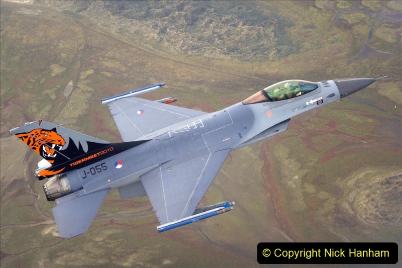 1 0ktober 2010, boven Nederland.
Eerste vlucht van een F-16 "tigertail" ter ere van de Tiger meet 2010