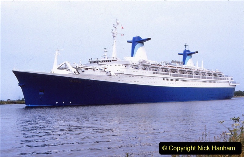 2022-June-21-Cruise-ships-from-1950-to-2022.-100-100