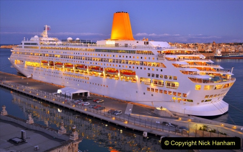 2022-June-21-Cruise-ships-from-1950-to-2022.-76-076