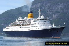 2022-June-21-Cruise-ships-from-1950-to-2022.-75-075