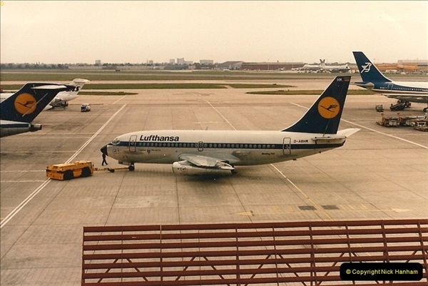 1986-06-21 London Heathrow Airport.  (10)048