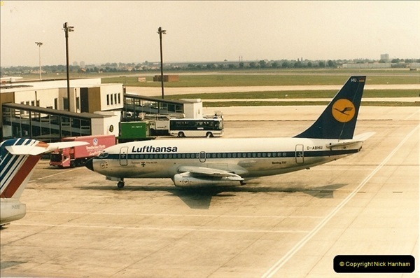 1986-06-21 London Heathrow Airport.  (30)068