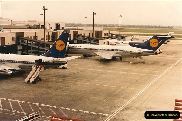 1986-06-21 London Heathrow Airport.  (6)044