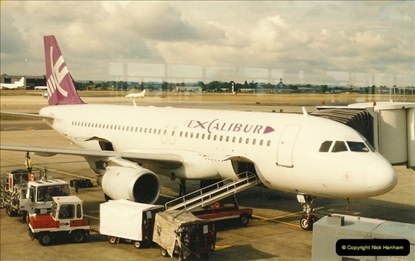1995-07-17. London Gatwick Airport.  (6)165